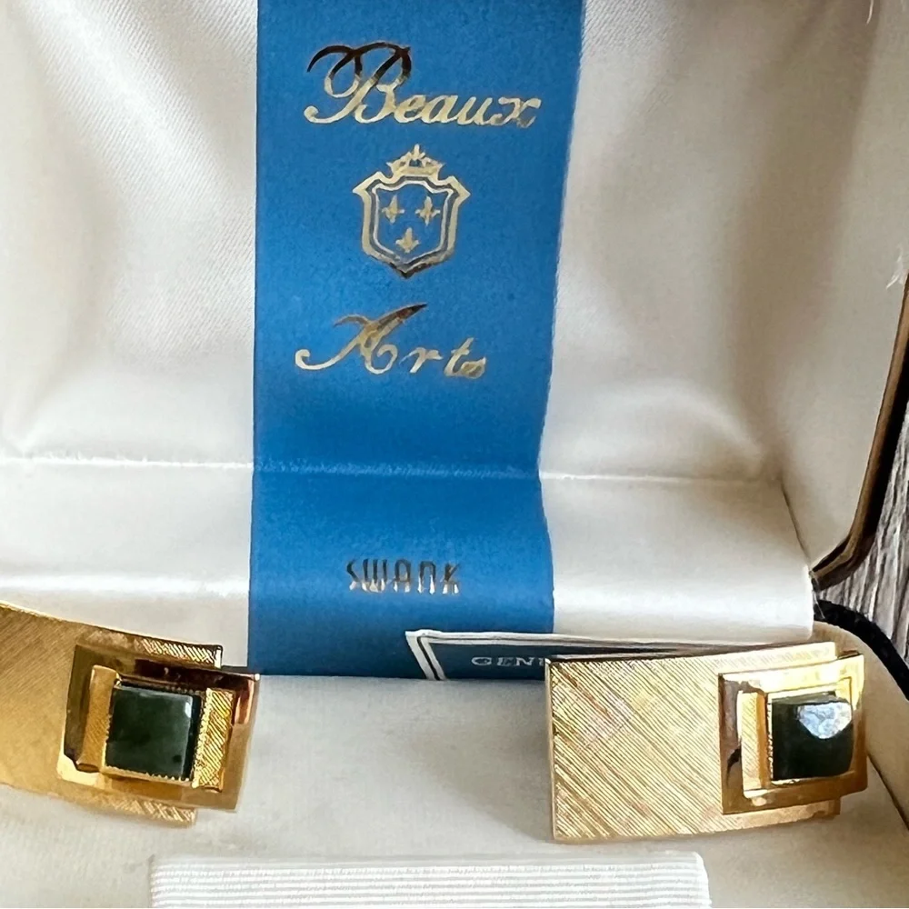 BEAUX ARTS Swank Genuine Jade Mens Cuff Links